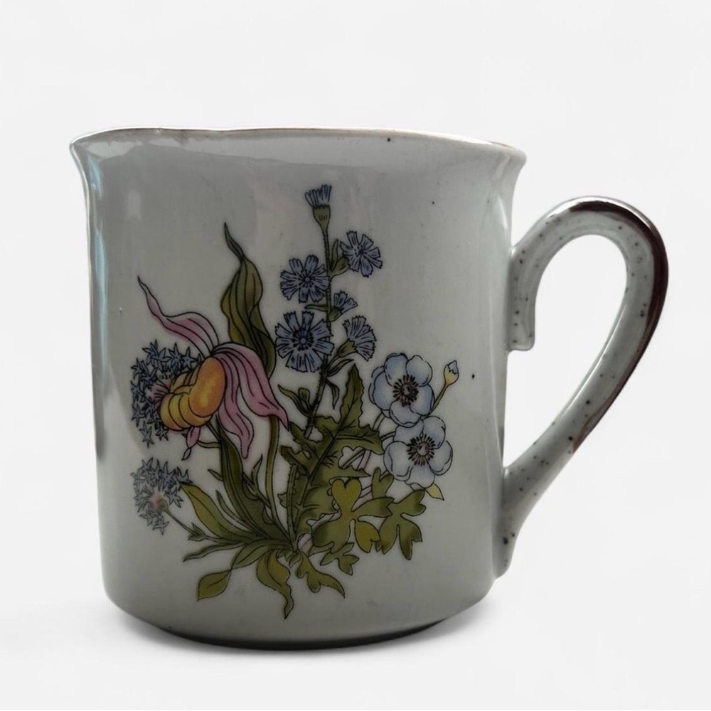 Vintage Wildflower Floral Speckled Stoneware Ceramic Coffee Mug made in Korea